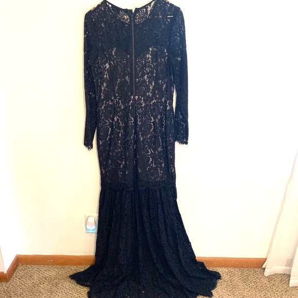 [Milly] Black Lace Evening Gown - Size 12 - Picture 8 of 8